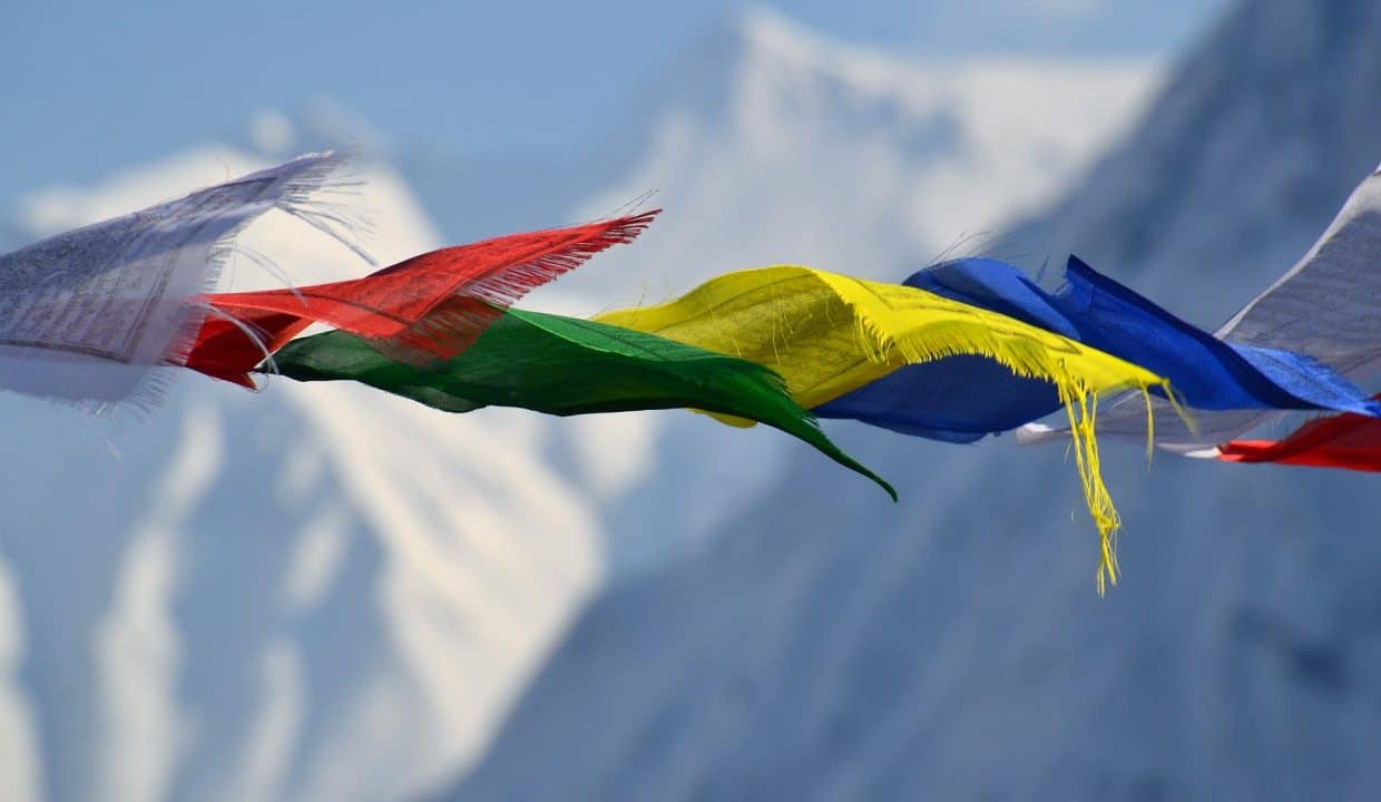 tibetan-prayer-flags-1384193_1920