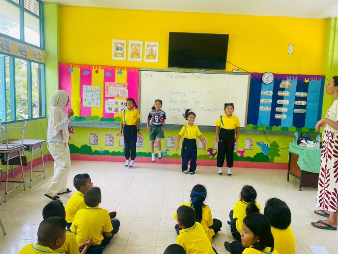 Volontariato internazionale in Thailandia in una scuola musulmana organizzando attività per bambini